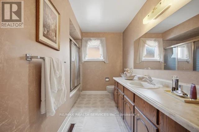 49 Turtlecreek Boulevard, Brampton, Ontario  L6W 3X8 - Photo 29 - W13661010