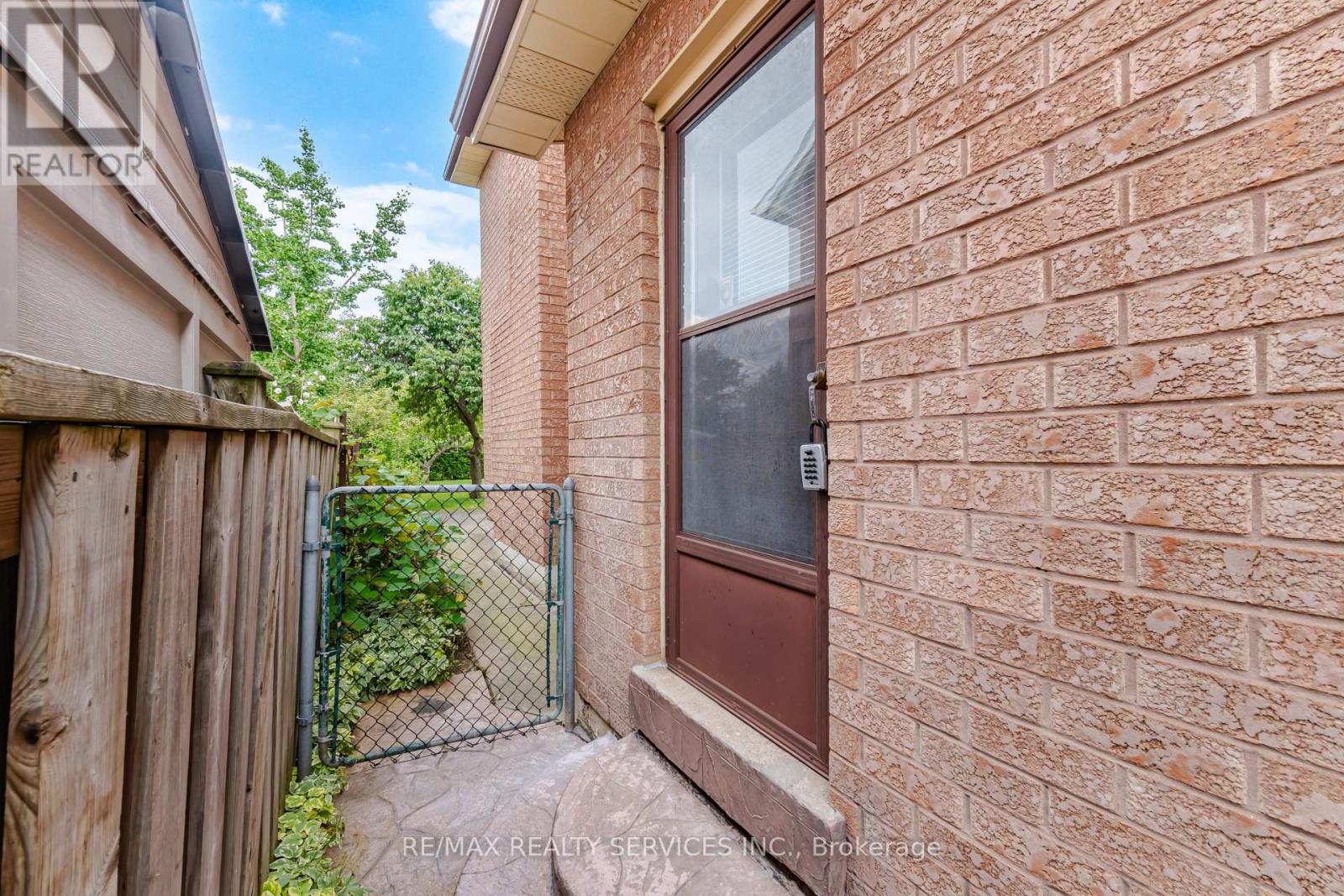 49 Turtlecreek Boulevard, Brampton, Ontario  L6W 3X8 - Photo 31 - W13661010