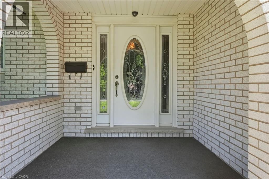 11 Tanera Crescent, St. Catharines, Ontario  L2M 7J7 - Photo 2 - 40843654