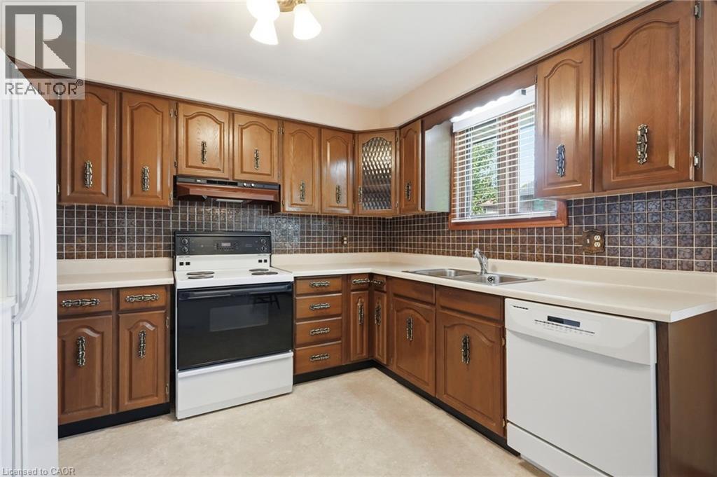 11 Tanera Crescent, St. Catharines, Ontario  L2M 7J7 - Photo 8 - 40843654