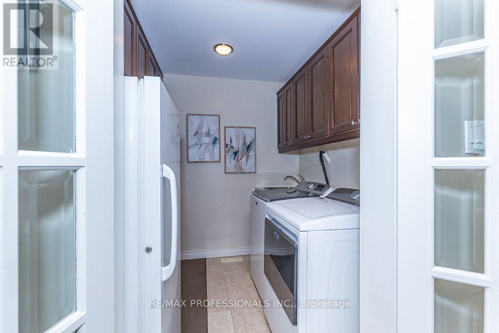 2604 Barrisdale Court, Mississauga, Ontario  L5N 2H2 - Photo 14 - W13654468