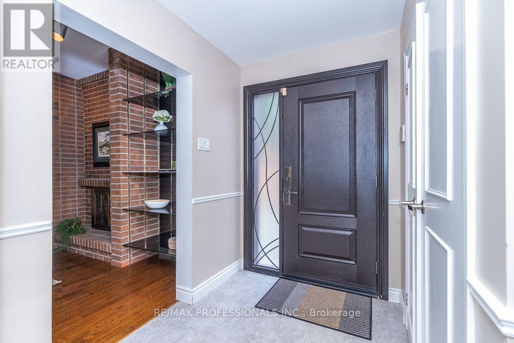 2604 Barrisdale Court, Mississauga, Ontario  L5N 2H2 - Photo 16 - W13654468