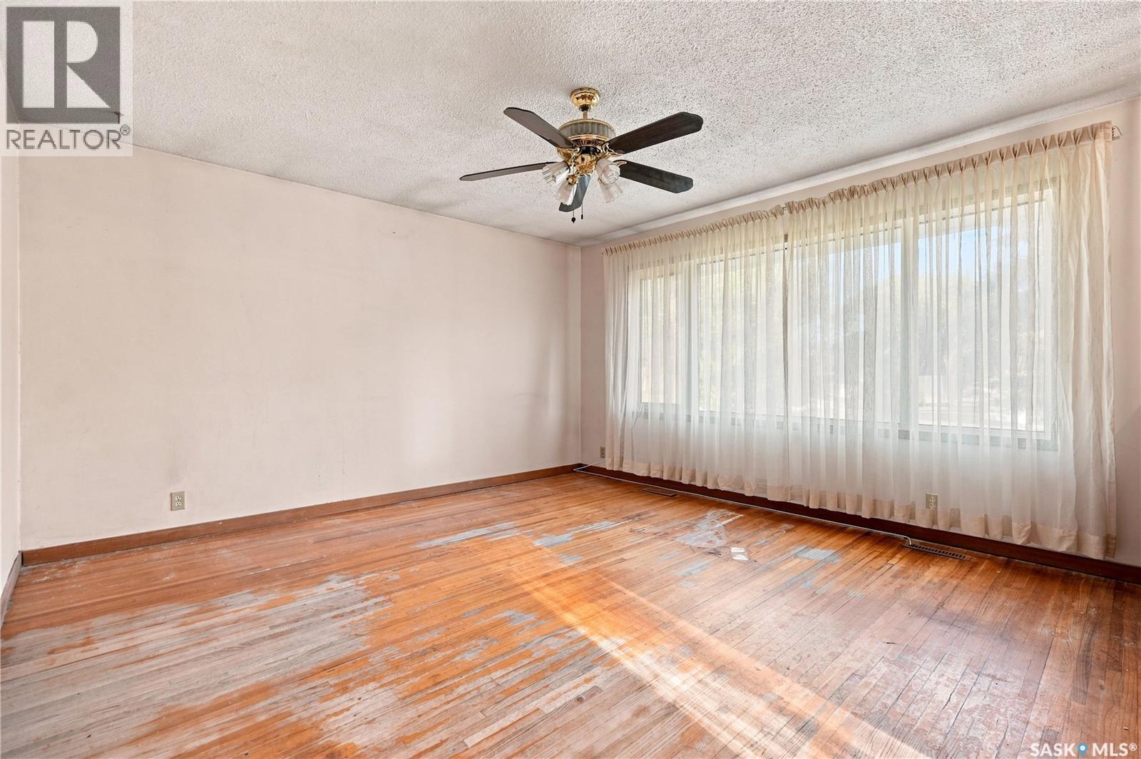 4904 Mckinley Avenue, Regina, Saskatchewan  S4T 0A1 - Photo 5 - SK045164