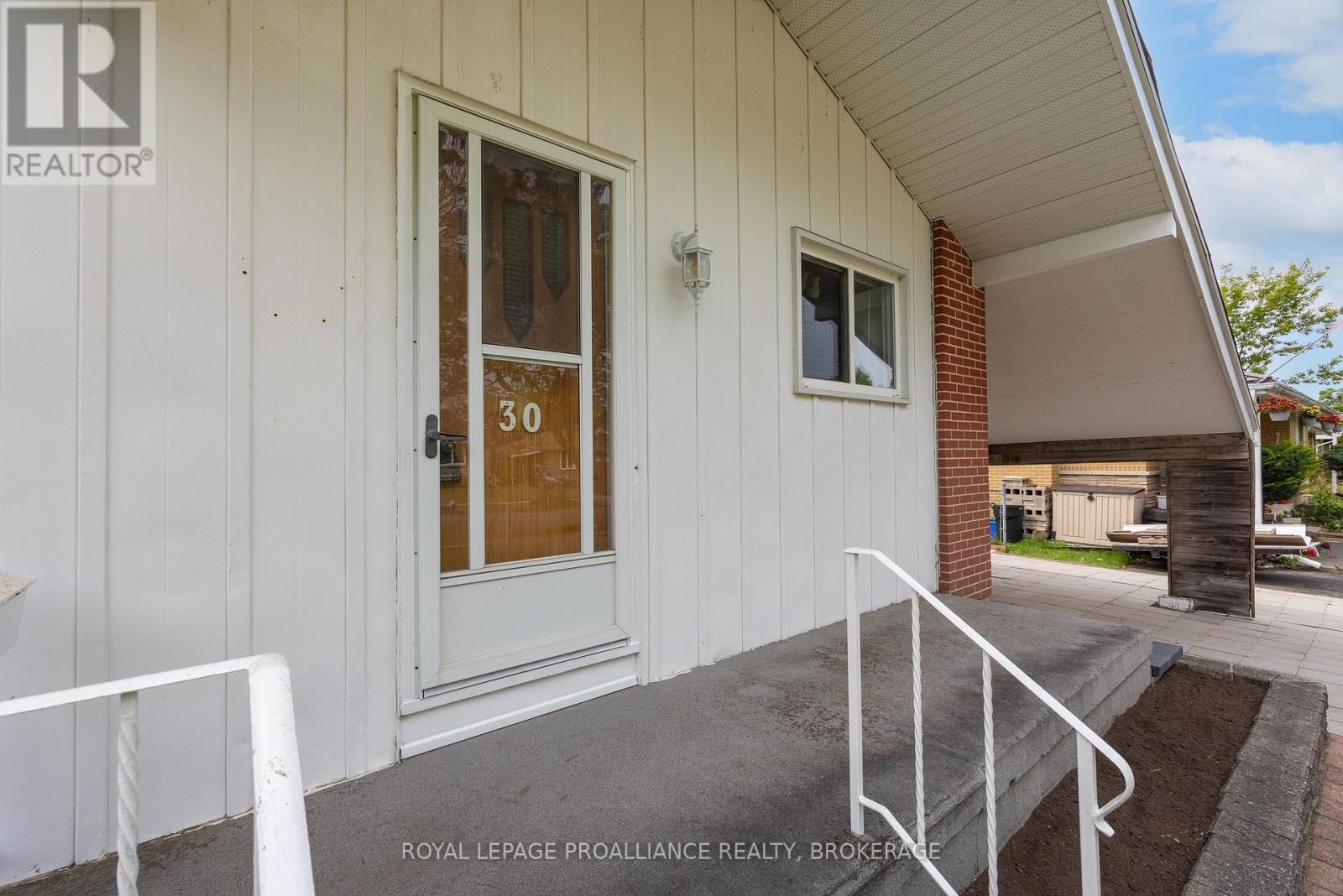 30 Mulcaster Street, Kingston, Ontario K7M 2V5 - Photo 5 - X13661076