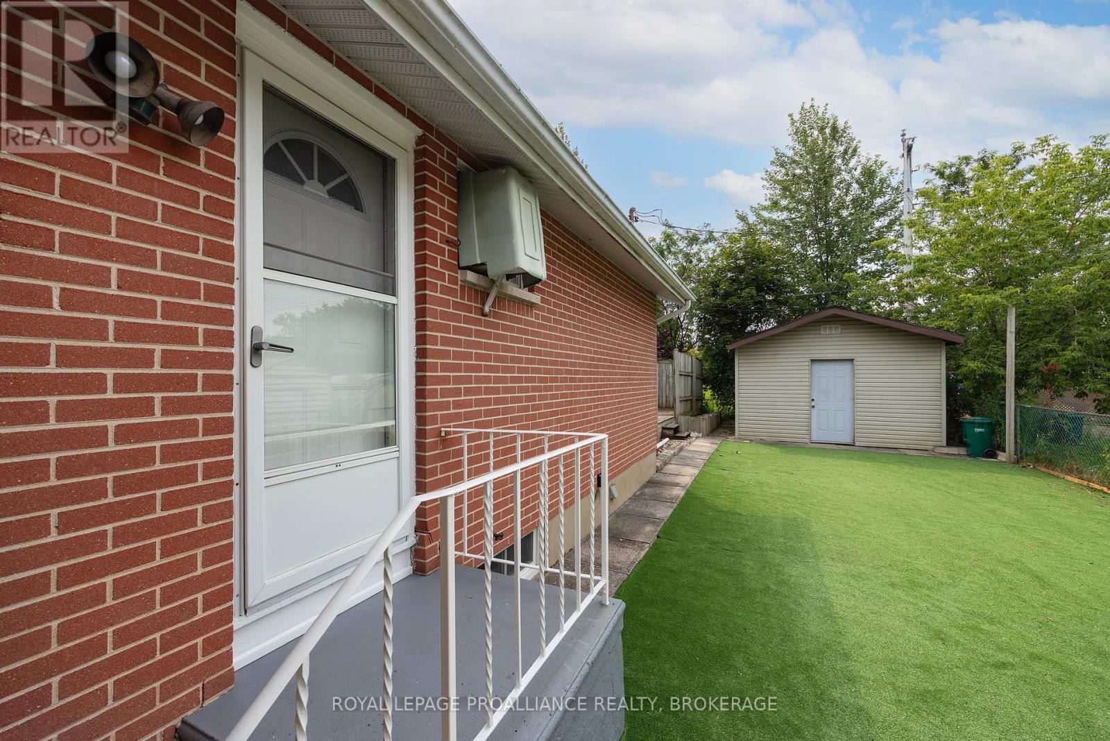 30 Mulcaster Street, Kingston, Ontario K7M 2V5 - Photo 6 - X13661076