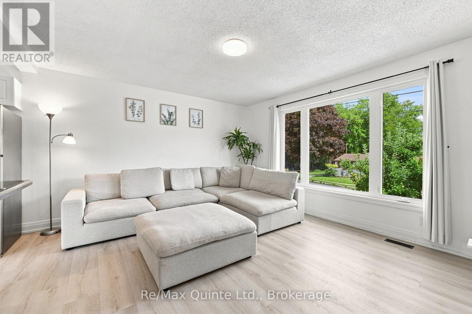 54 Bentinck Street, Quinte West, Ontario  K8V 4E3 - Photo 11 - X13661238