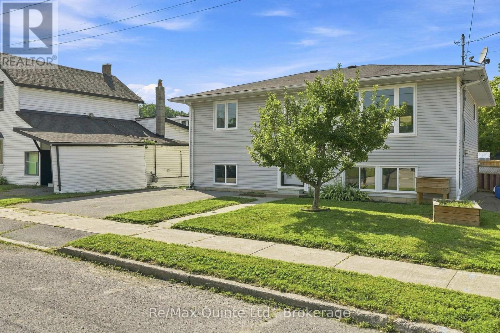 54 Bentinck Street, Quinte West, Ontario  K8V 4E3 - Photo 3 - X13661238