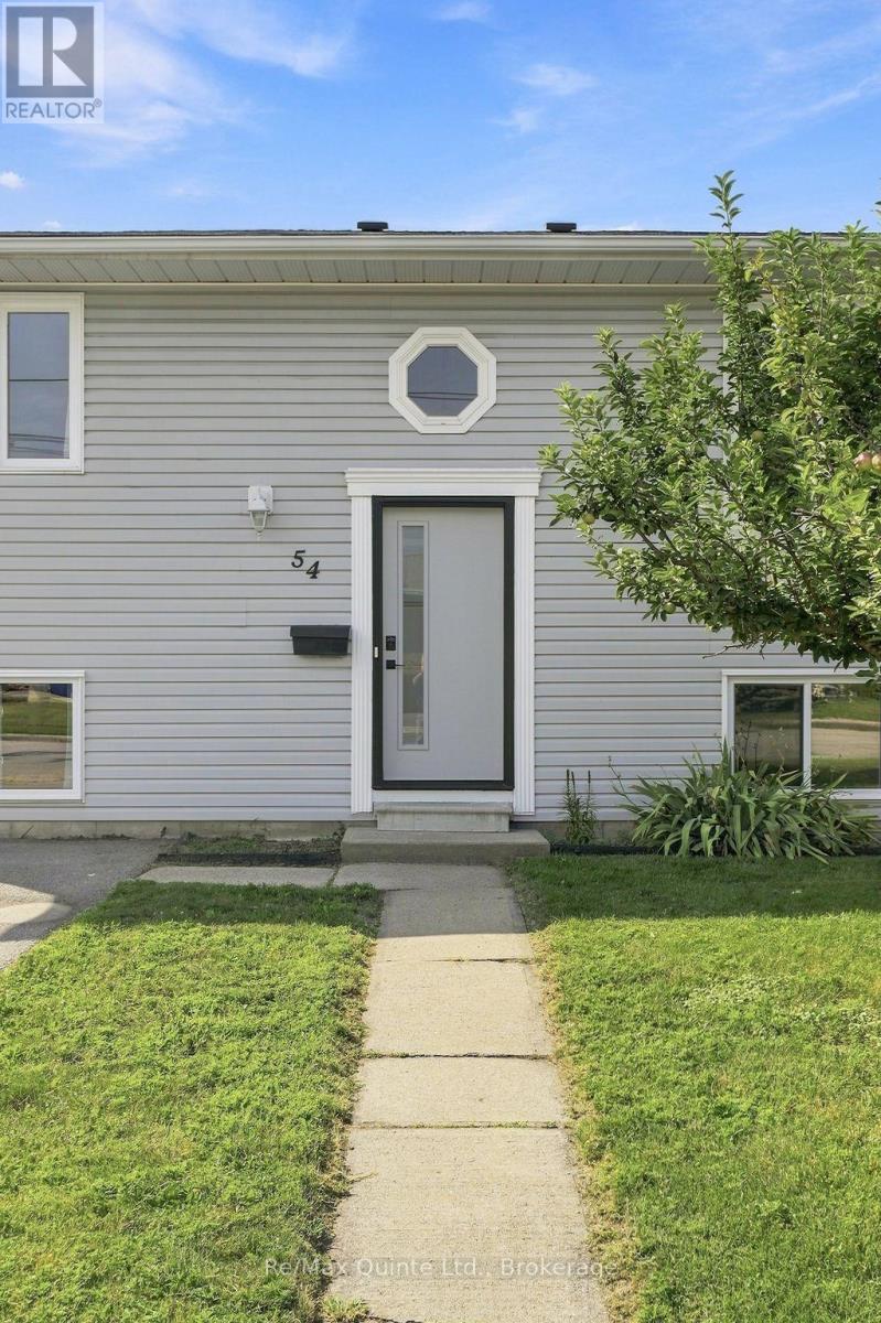 54 Bentinck Street, Quinte West, Ontario  K8V 4E3 - Photo 5 - X13661238