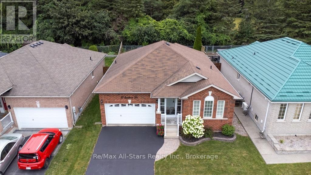 37 SWEETNAM DRIVE, Kawartha Lakes, Ontario