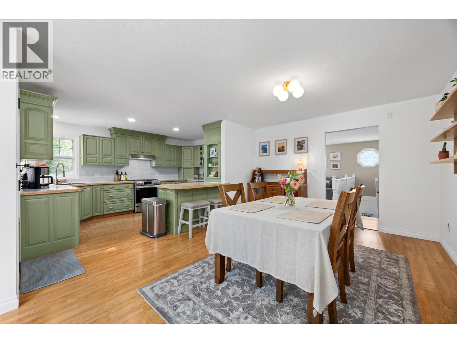 1690 16 Avenue SE, Salmon Arm, British Columbia  V1E 2M7 - Photo 5 - 10397248