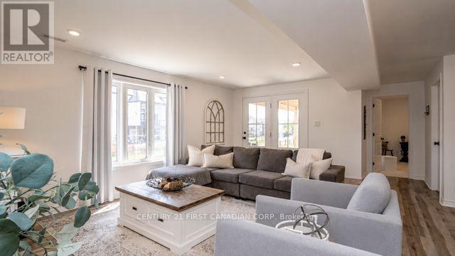 956 Trailsway Avenue, London South, Ontario  N6K 0K7 - Photo 28 - X13661240