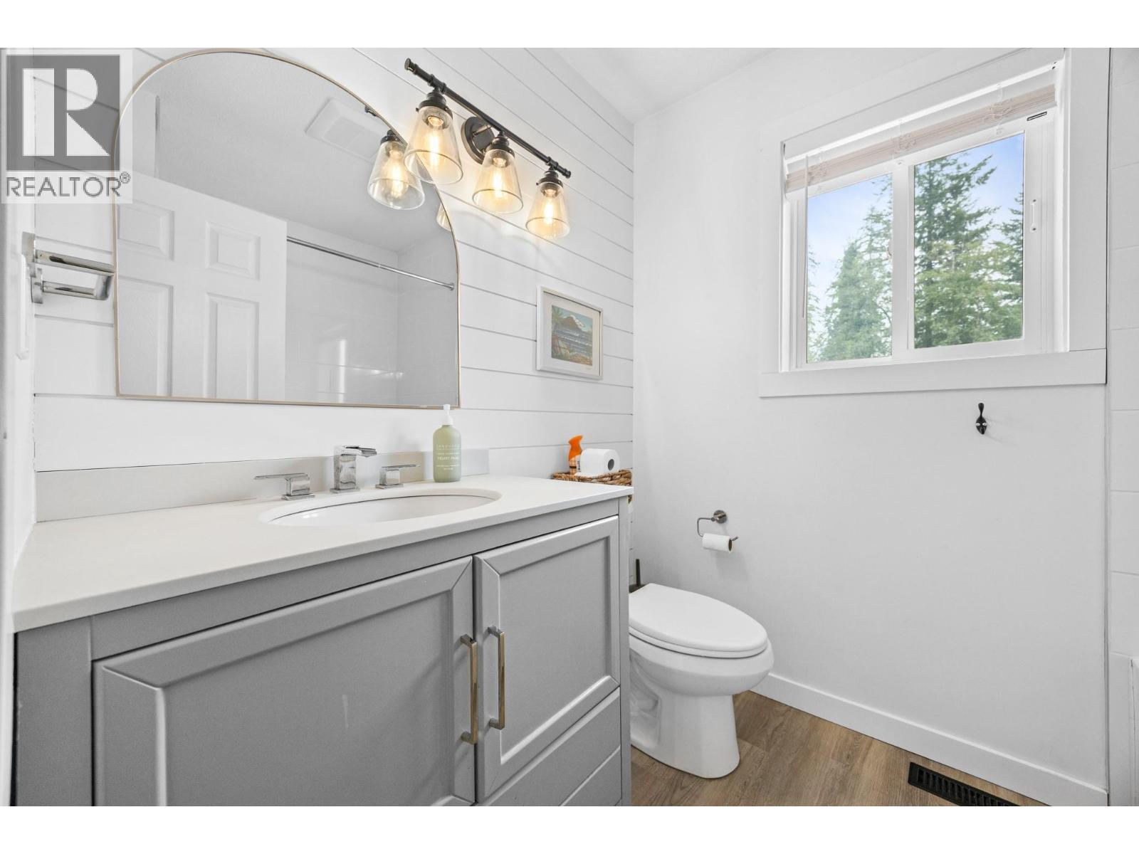 1690 16 Avenue SE, Salmon Arm, British Columbia  V1E 2M7 - Photo 27 - 10397248