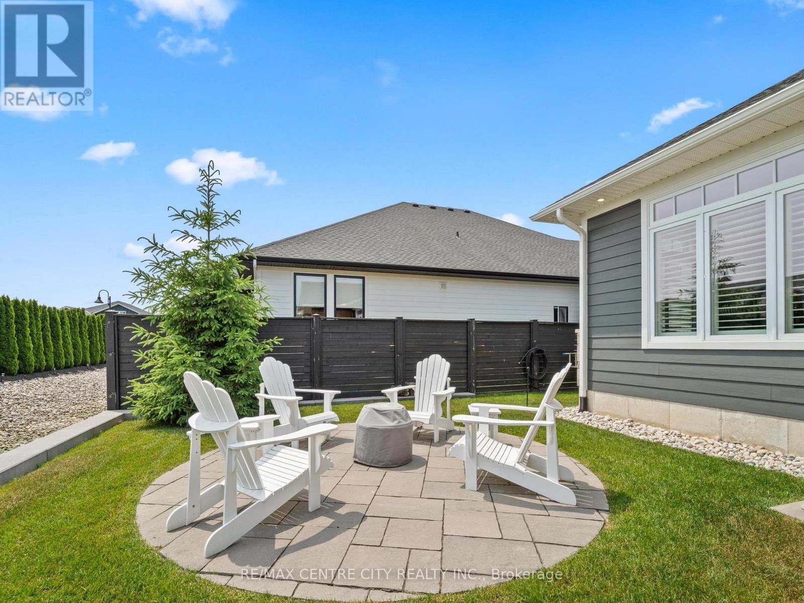 38 Erin Place, Lambton Shores, Ontario  N0M 1T0 - Photo 47 - X13661376