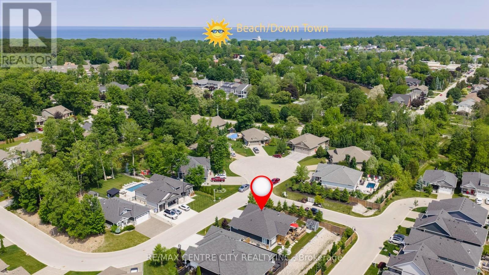 38 Erin Place, Lambton Shores, Ontario  N0M 1T0 - Photo 5 - X13661376