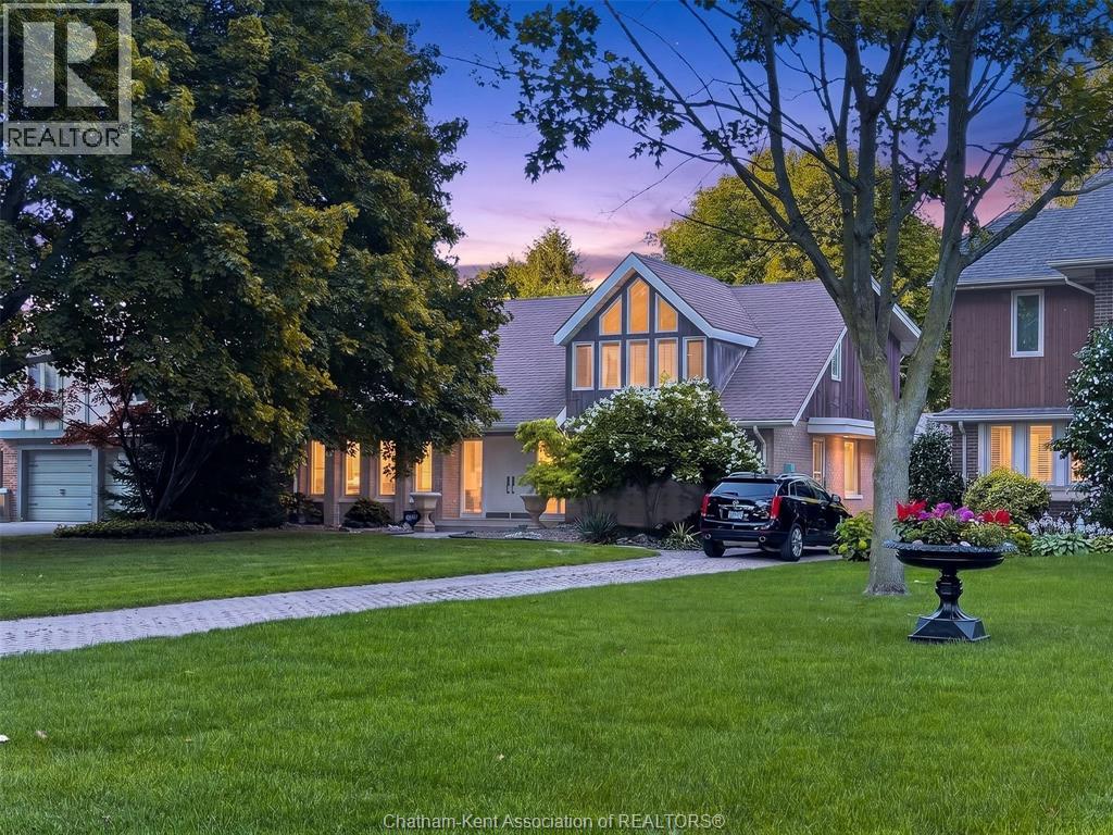 MLS# 26019316: 301 VICTORIA AVENUE, Chatham, Canada