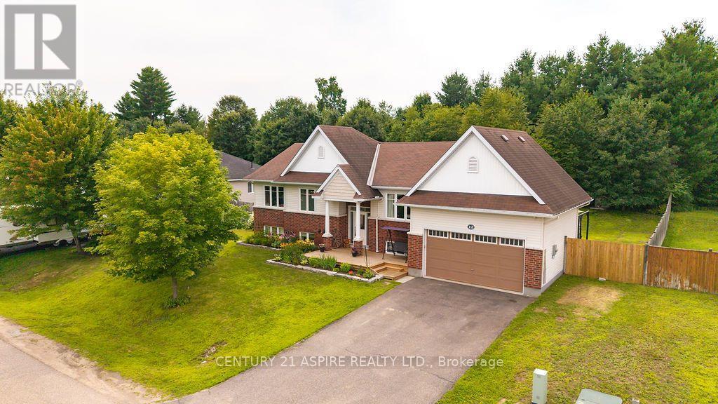 12 BEDARD BOULEVARD, Petawawa, Ontario