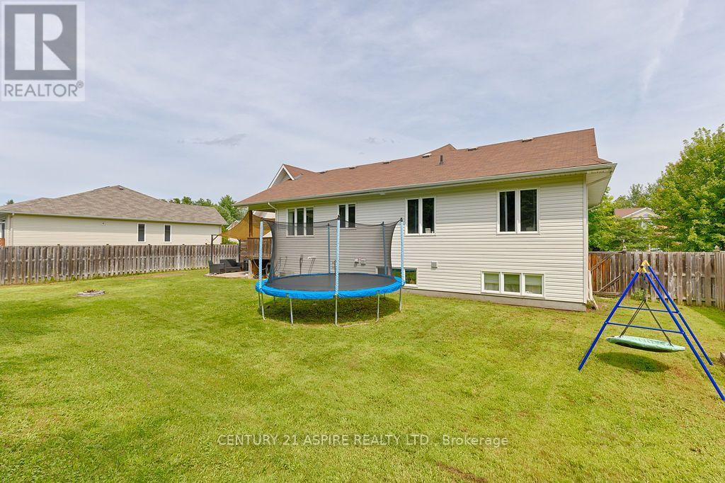 12 Bedard Boulevard, Petawawa, Ontario  K8H 0B7 - Photo 34 - X13661354