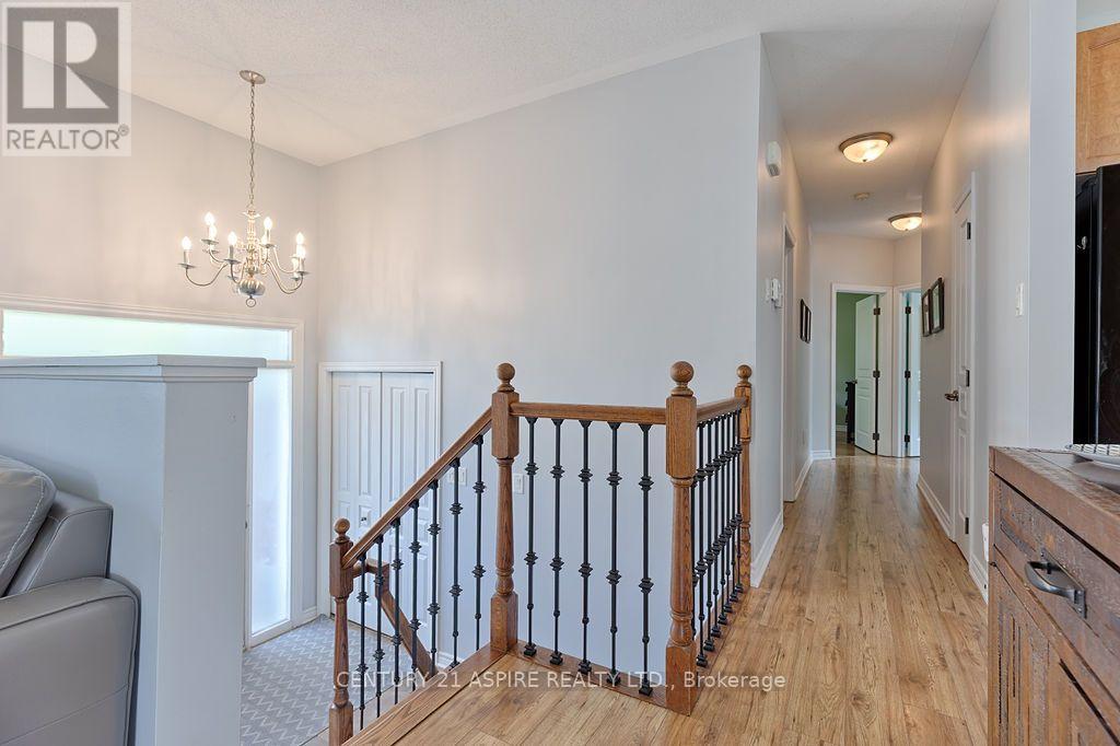 12 Bedard Boulevard, Petawawa, Ontario  K8H 0B7 - Photo 5 - X13661354