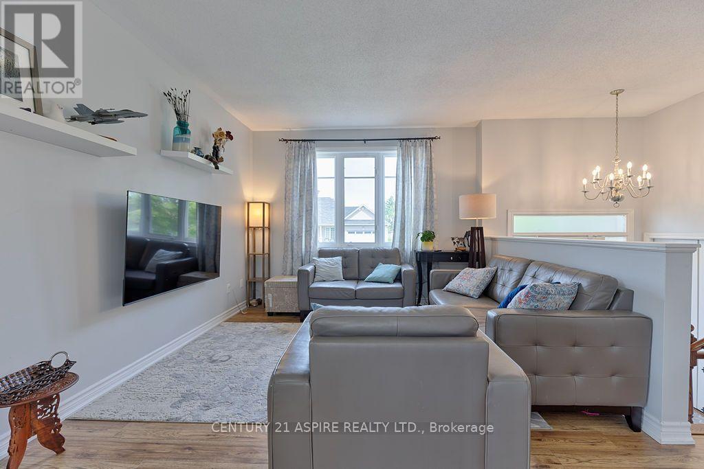 12 Bedard Boulevard, Petawawa, Ontario  K8H 0B7 - Photo 6 - X13661354