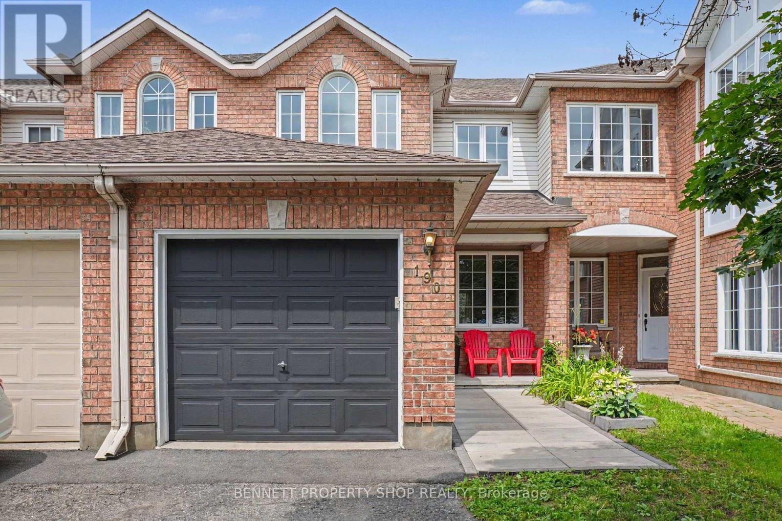 190 FORESTGLADE CRESCENT, Ottawa, Ontario