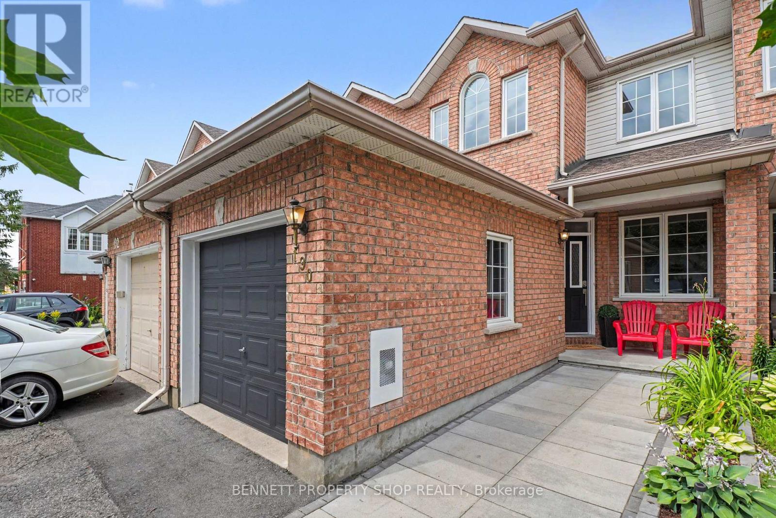 190 Forestglade Crescent, Ottawa, Ontario  K1G 6A7 - Photo 2 - X13661126