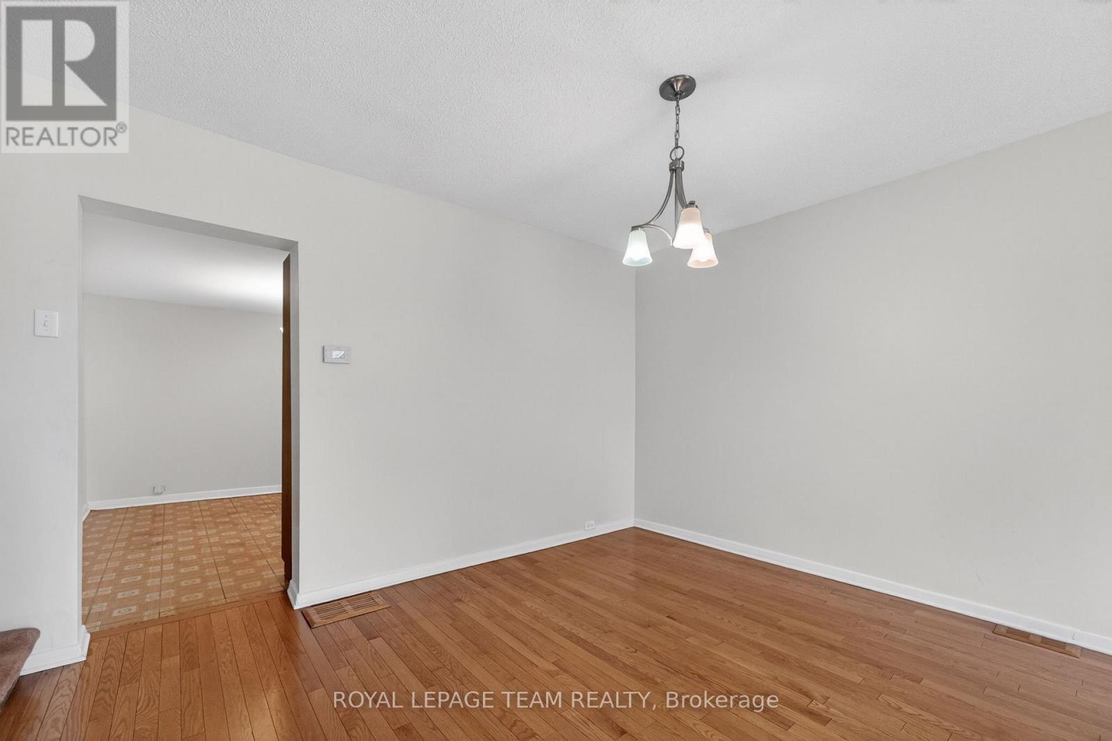 274 Breezehill Avenue S, Ottawa, Ontario  K1Y 2J3 - Photo 11 - X13661150