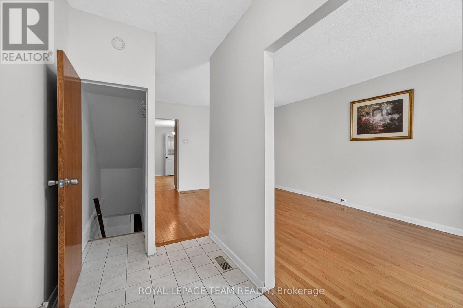274 Breezehill Avenue S, Ottawa, Ontario  K1Y 2J3 - Photo 4 - X13661150