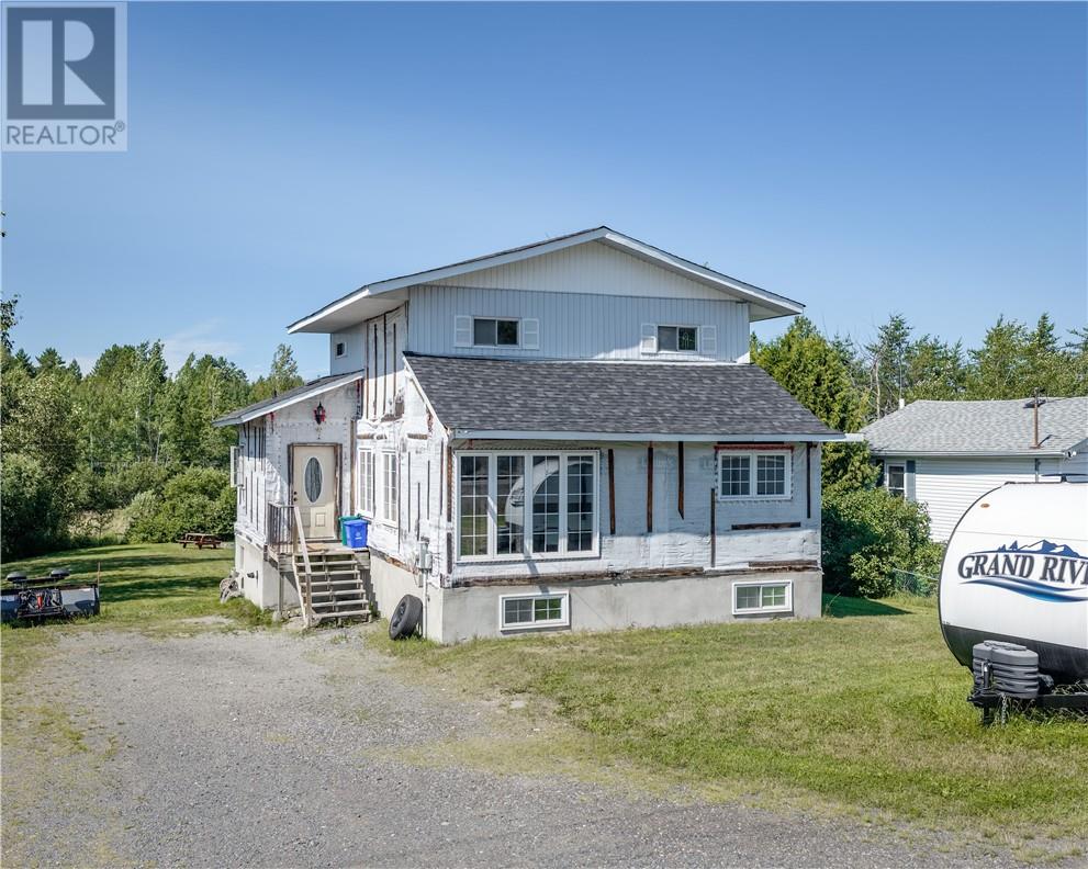 933 E Highway 17, Wahnapitae, Ontario  P0M 1H0 - Photo 1 - 2129744