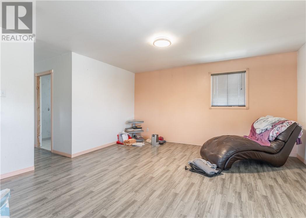 933 E Highway 17, Wahnapitae, Ontario  P0M 1H0 - Photo 14 - 2129744
