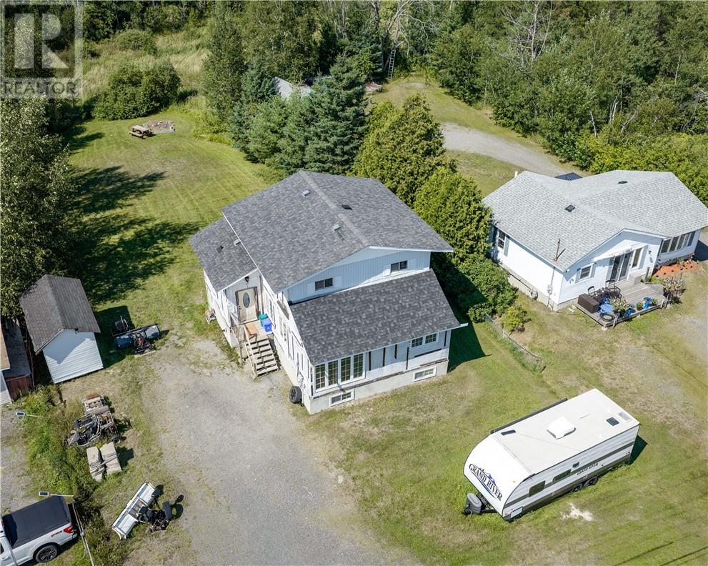 933 E Highway 17, Wahnapitae, Ontario  P0M 1H0 - Photo 2 - 2129744