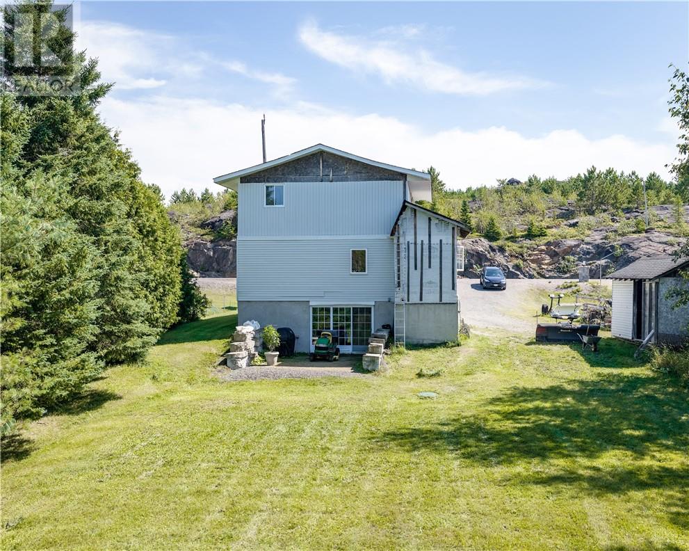 933 E Highway 17, Wahnapitae, Ontario  P0M 1H0 - Photo 21 - 2129744