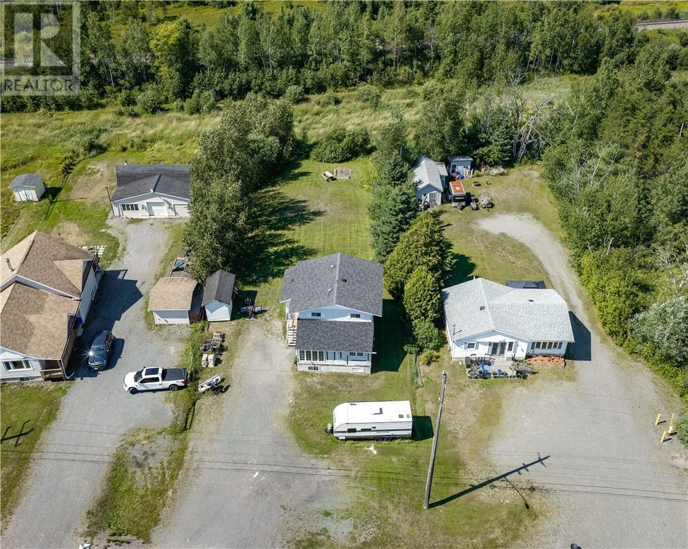 933 E Highway 17, Wahnapitae, Ontario  P0M 1H0 - Photo 3 - 2129744