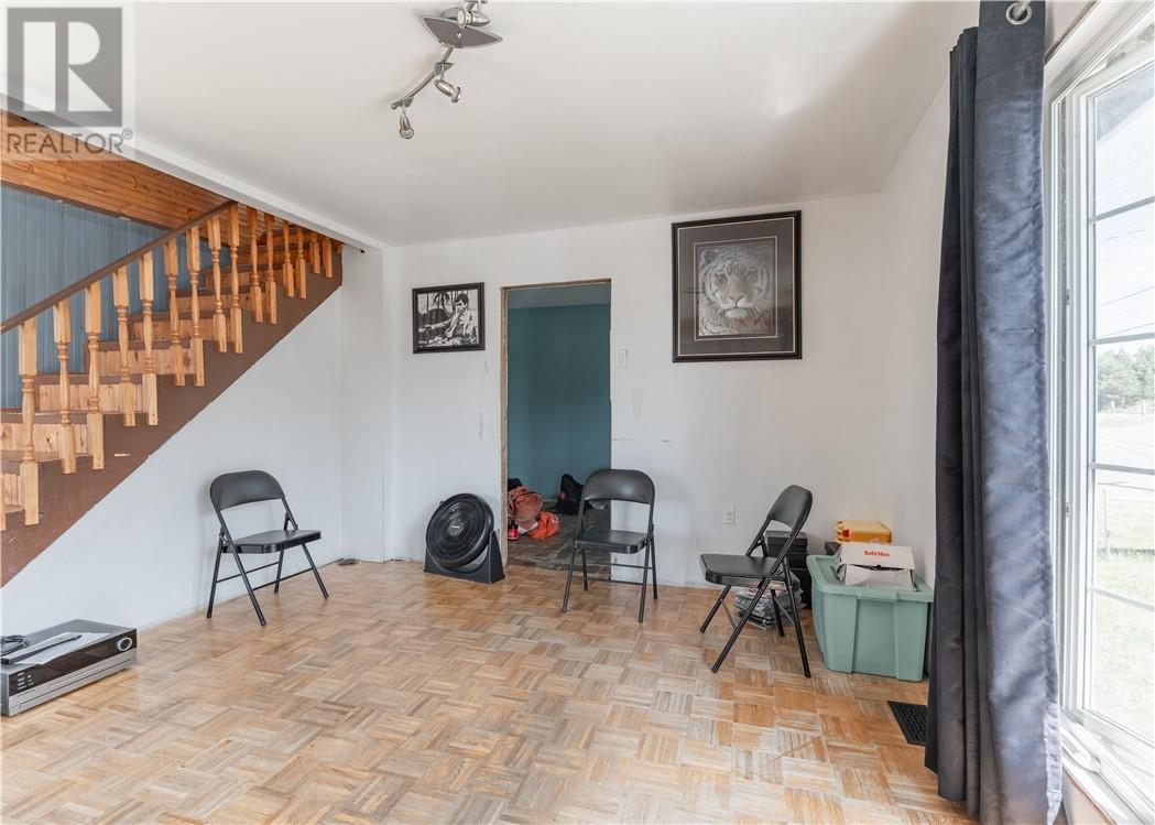 933 E Highway 17, Wahnapitae, Ontario  P0M 1H0 - Photo 6 - 2129744