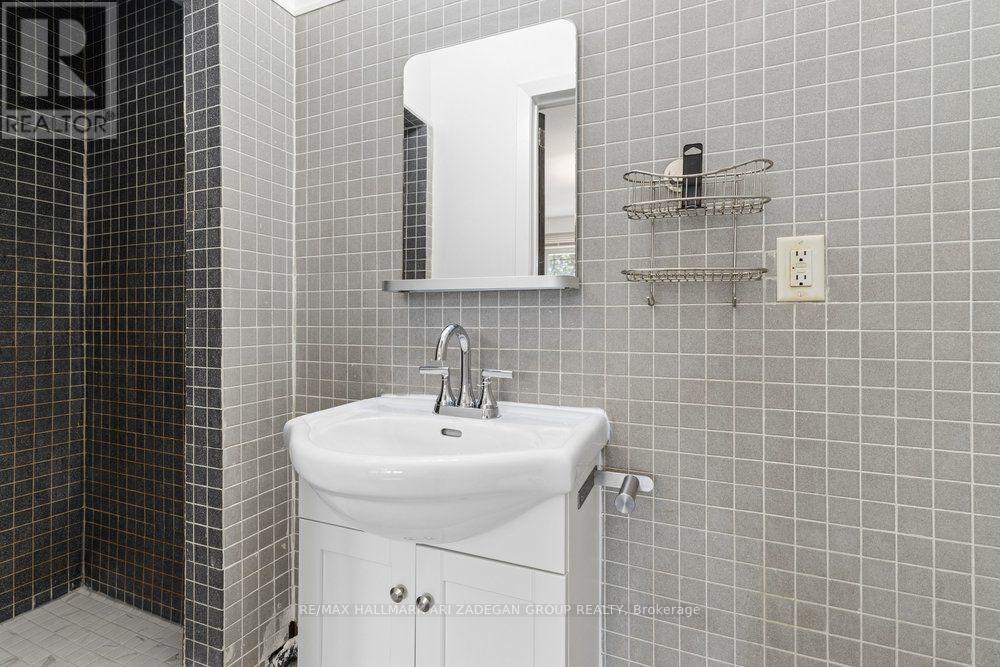Main Fl - 231 Goulding Avenue, Toronto, Ontario  M2R 2P6 - Photo 38 - C13661140