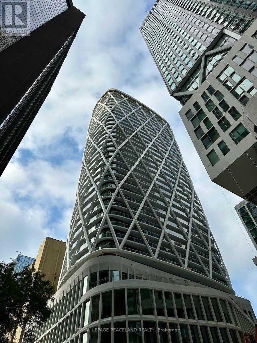 1731 - 230 Simcoe Street, Toronto, Ontario  M5T 1T4 - Photo 1 - C13661162