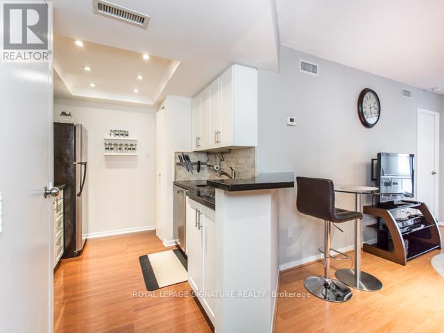 1007 - 1001 Bay Street, Toronto, Ontario  M5S 3A6 - Photo 10 - C13661302