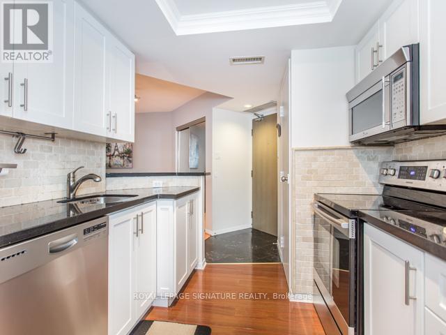 1007 - 1001 Bay Street, Toronto, Ontario  M5S 3A6 - Photo 13 - C13661302