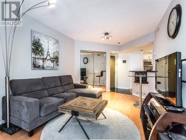 1007 - 1001 Bay Street, Toronto, Ontario  M5S 3A6 - Photo 5 - C13661302