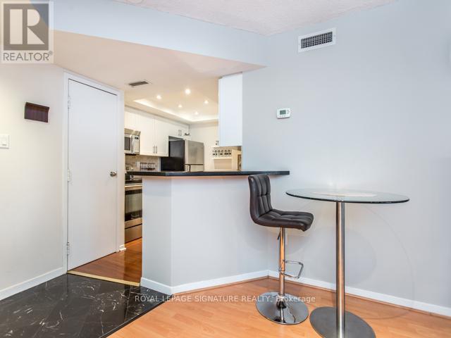 1007 - 1001 Bay Street, Toronto, Ontario  M5S 3A6 - Photo 9 - C13661302