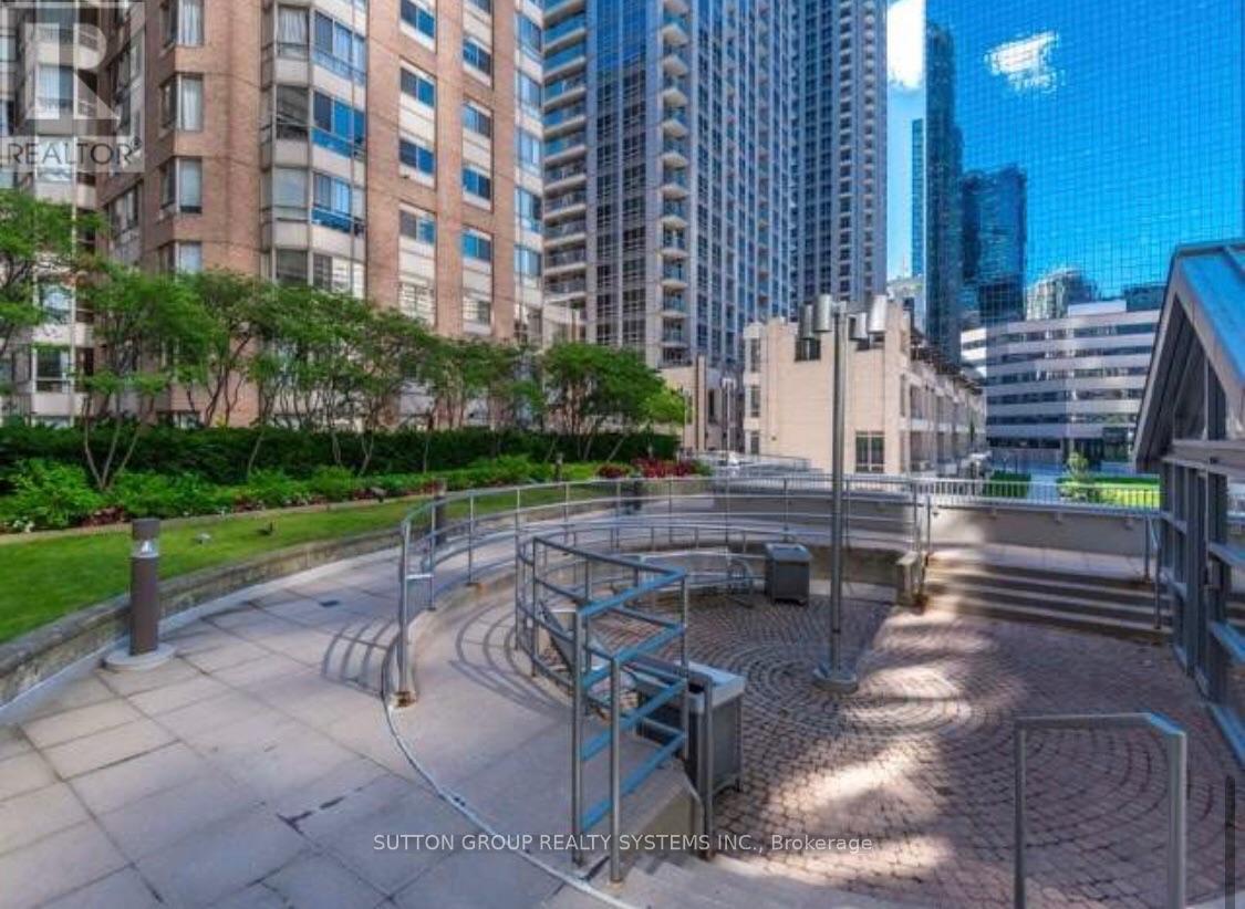 1809 - 717 Bay Street, Toronto, Ontario  M5G 2J9 - Photo 21 - C13661396