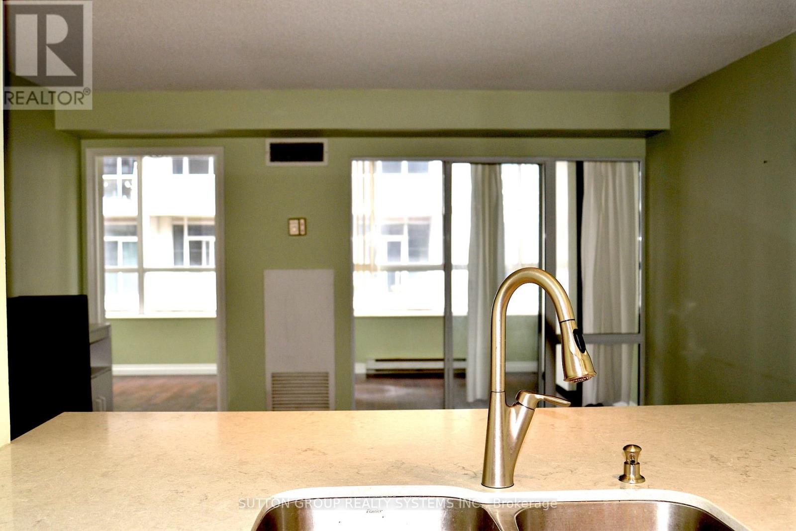 1809 - 717 Bay Street, Toronto, Ontario  M5G 2J9 - Photo 7 - C13661396