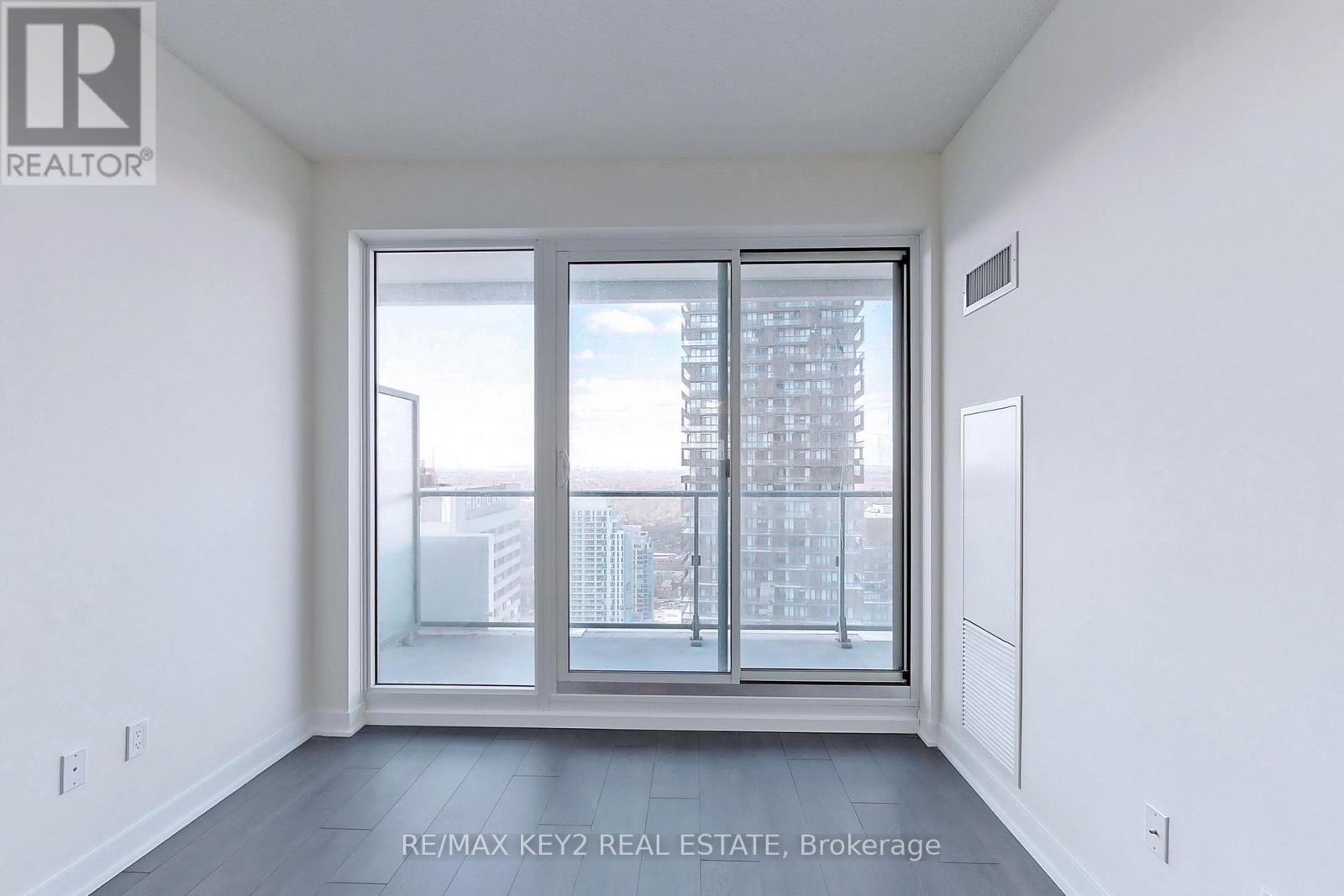 4210 - 2221 Yonge Street, Toronto, Ontario  M4S 0B8 - Photo 2 - C13661408