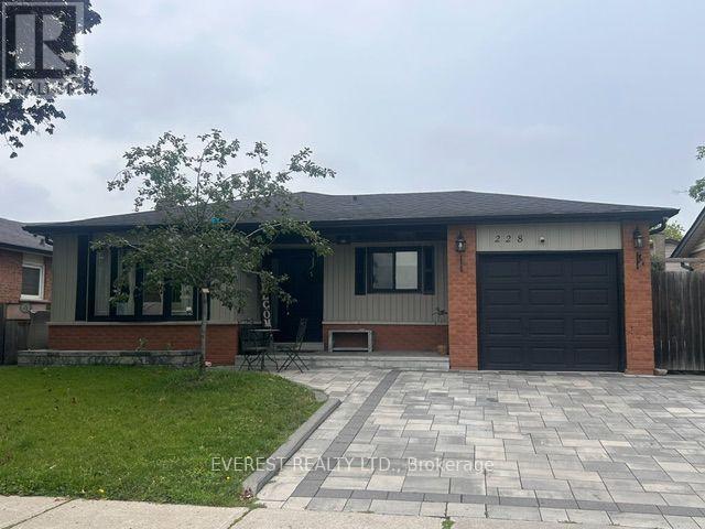 228 Michael Boulevard, Whitby, Ontario  L1N 6E6 - Photo 1 - E13660186