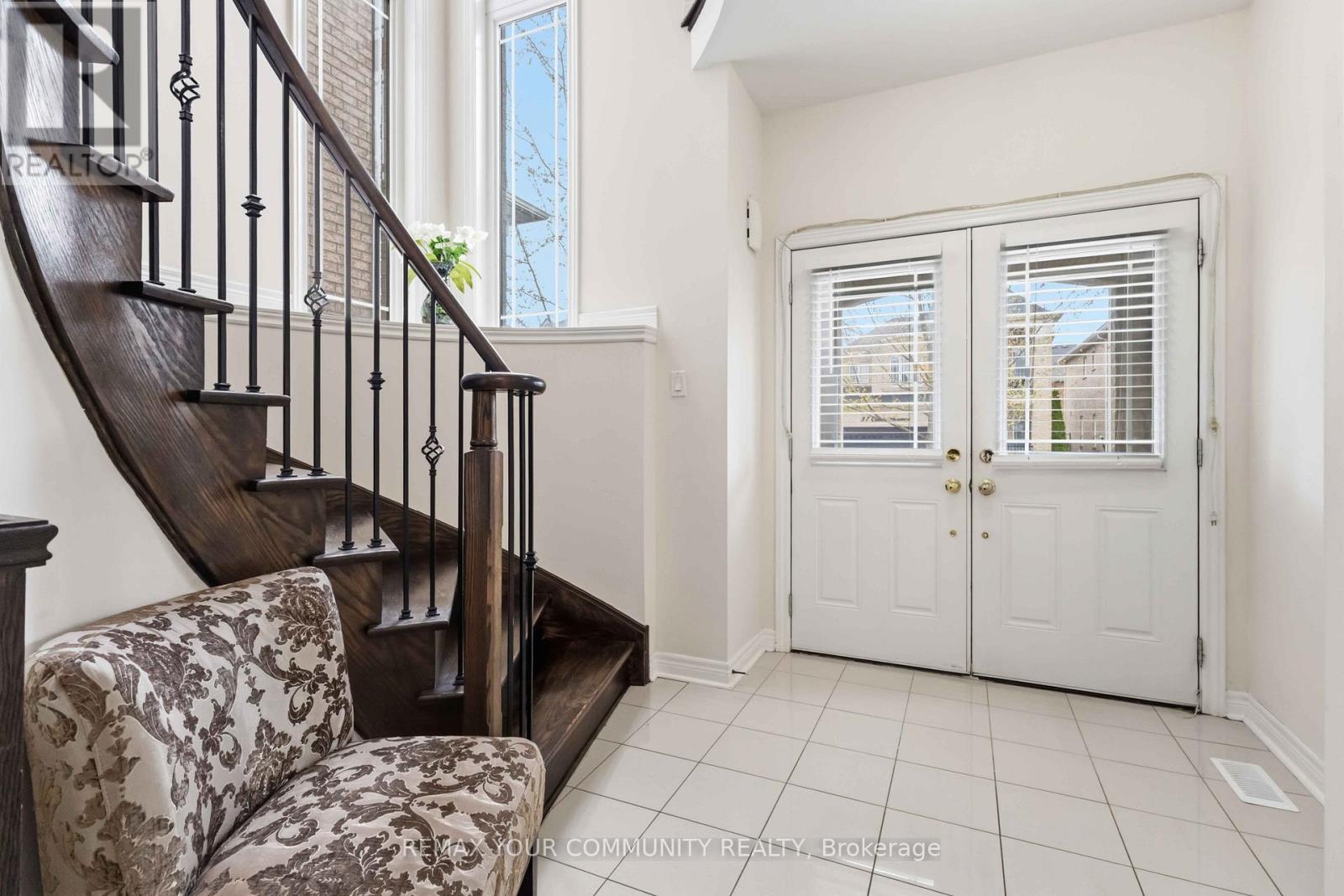 28 Cater Avenue, Ajax, Ontario  L1Z 0G1 - Photo 6 - E13661074