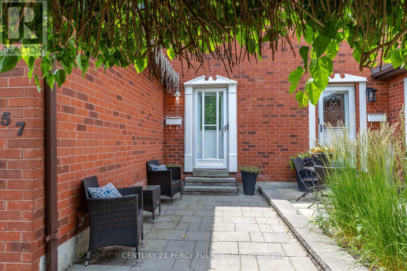 557 Cobblehill Drive, Oshawa, Ontario  L1K 1Y6 - Photo 4 - E13661100