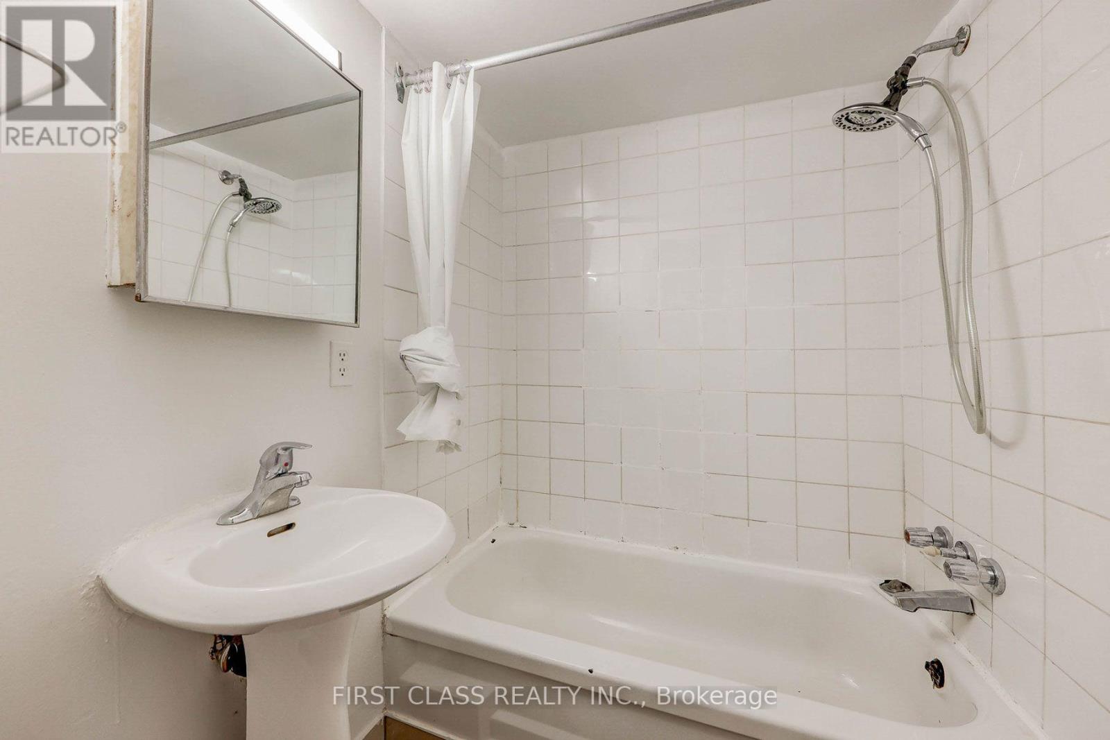Basement - 214 Linden Avenue, Toronto, Ontario  M1K 3H8 - Photo 17 - E13661198