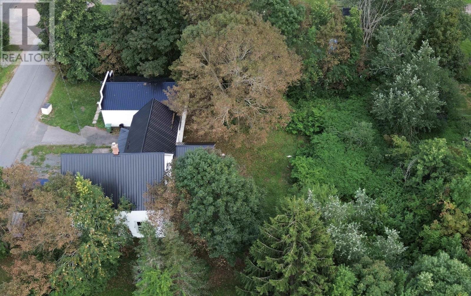 95 Church Street, Springhill, Nova Scotia  B0M 1X0 - Photo 3 - 202620247
