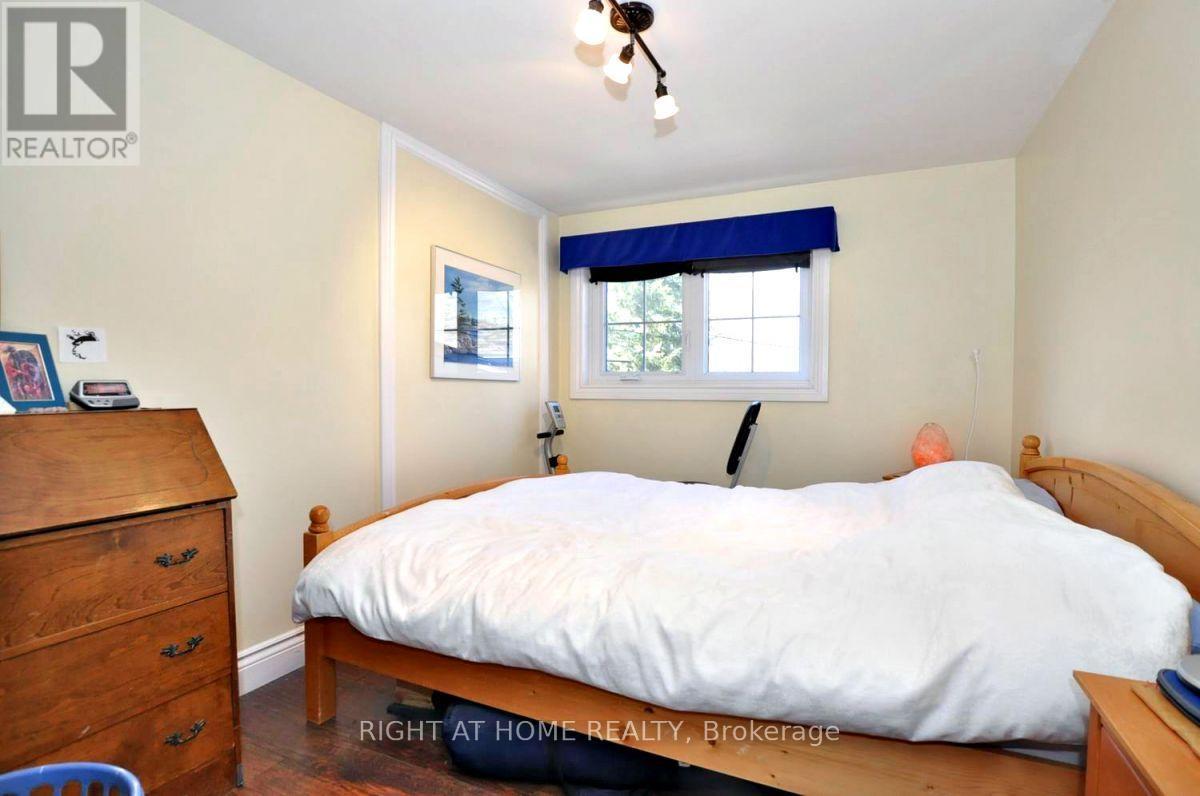 2 - 415 Lake Drive S, Georgina, Ontario  L4P 1P3 - Photo 4 - N13661086