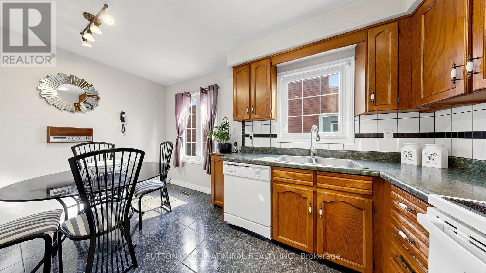 18 Richbell Street, Vaughan, Ontario  L4J 5W4 - Photo 11 - N13661216