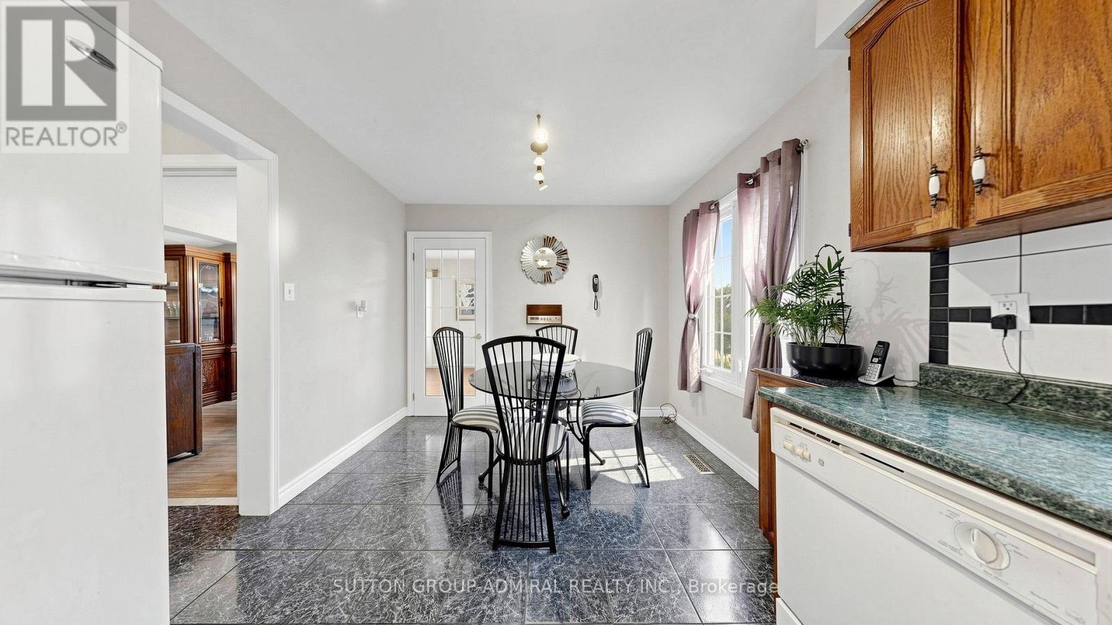 18 Richbell Street, Vaughan, Ontario  L4J 5W4 - Photo 12 - N13661216